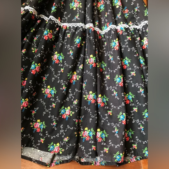 Handmade 1970’s Vintage Black Calico Maxi Dress - Picture 12 of 15